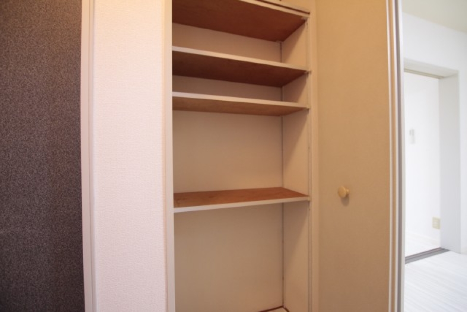 玄関先にも収納スペース付いています。