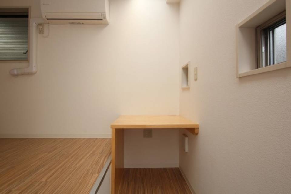 １番奥側には小さな書斎としてｊも使えます。