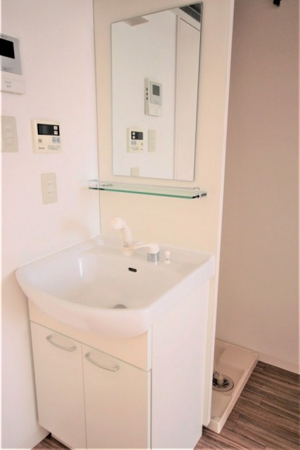 洗面台はDK内にあります。