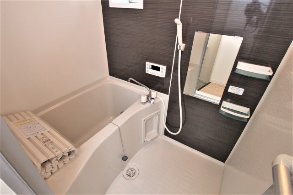 浴室。シックで落ち着くかんじです。(写真は他の部屋です)