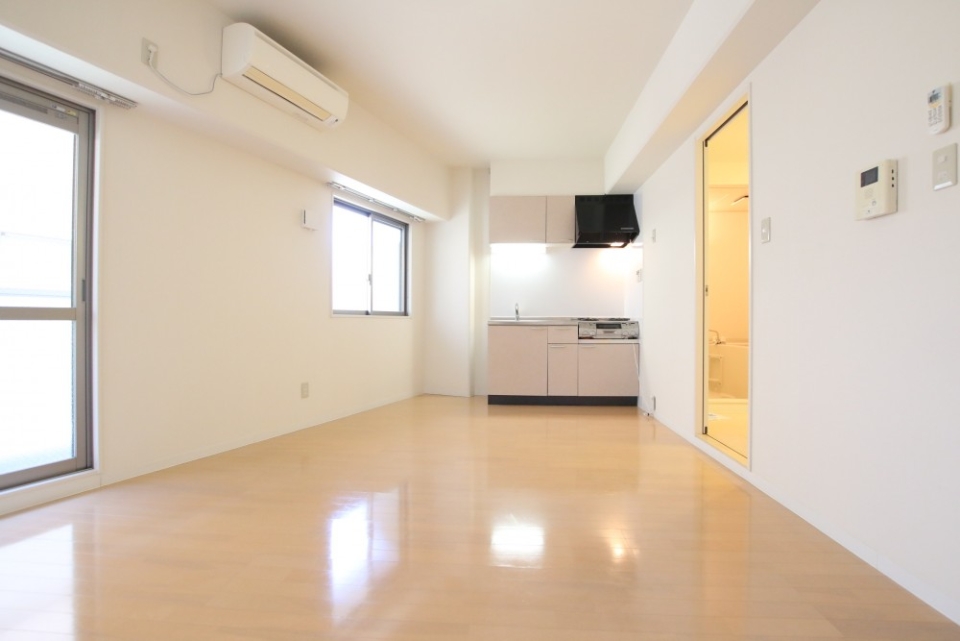 キッチンからリビングに向かって末広がる！