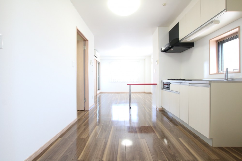 LDK約14帖。奥行きがあります。