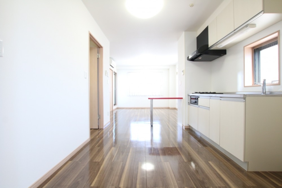 LDK約14帖。奥行きがあります。