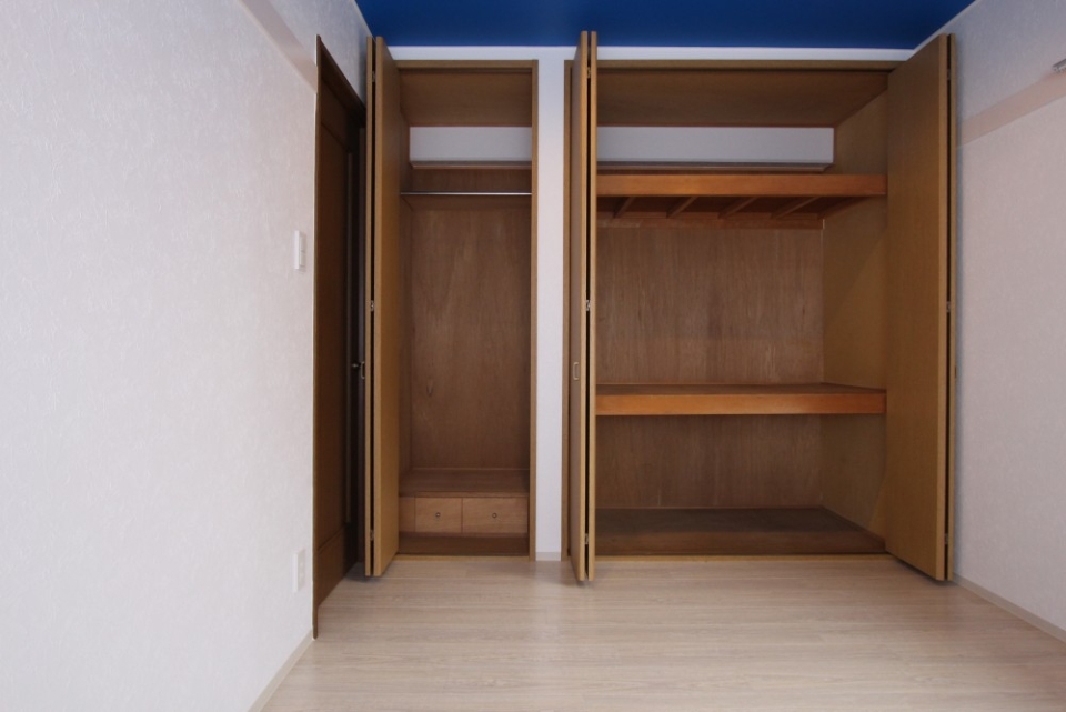 各部屋に収納があるので荷物が多い方でもOK。