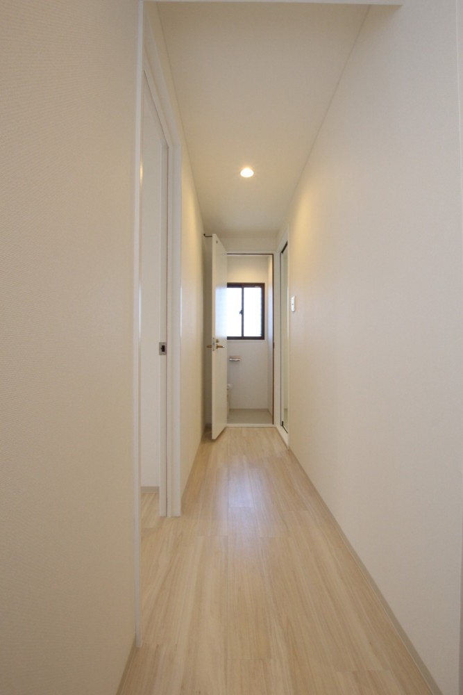 白い廊下もやっぱり感じる清潔感。