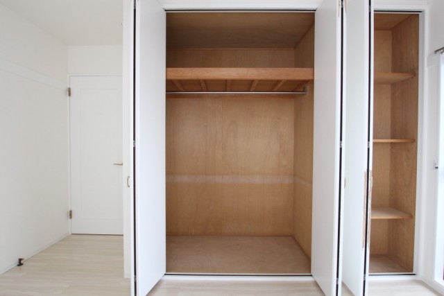 収納の中までは白ではありませんでした。