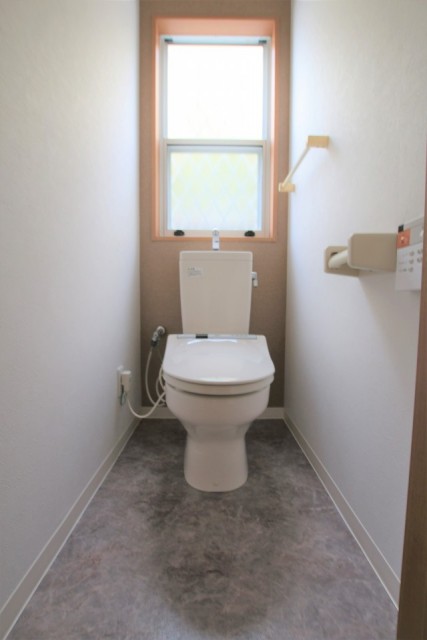 温水洗浄便座のトイレ。