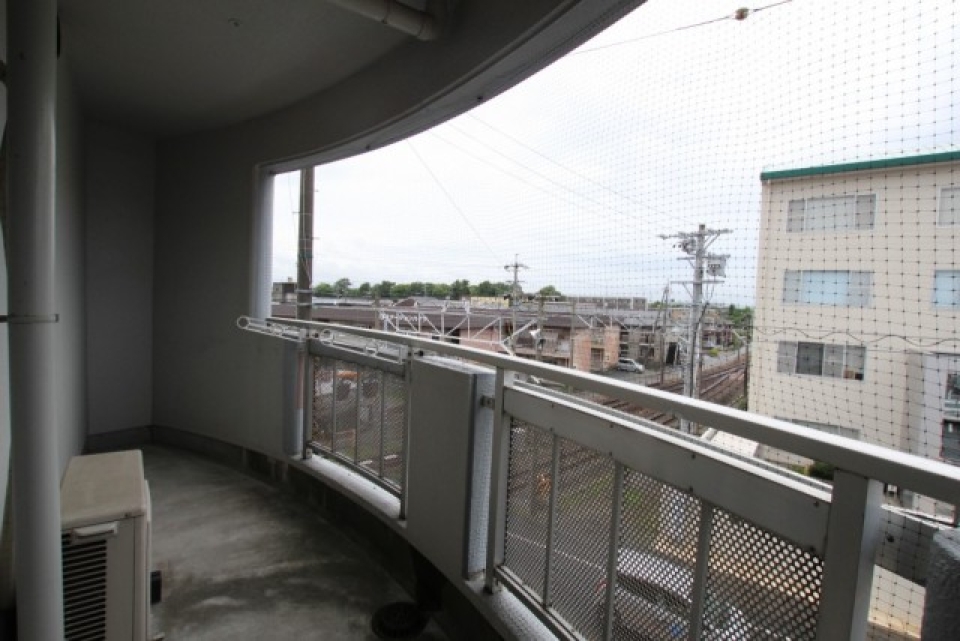 もちろんバルコニーにも曲線部分がある。