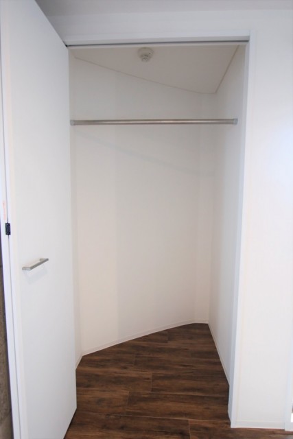 曲線部分にある収納。