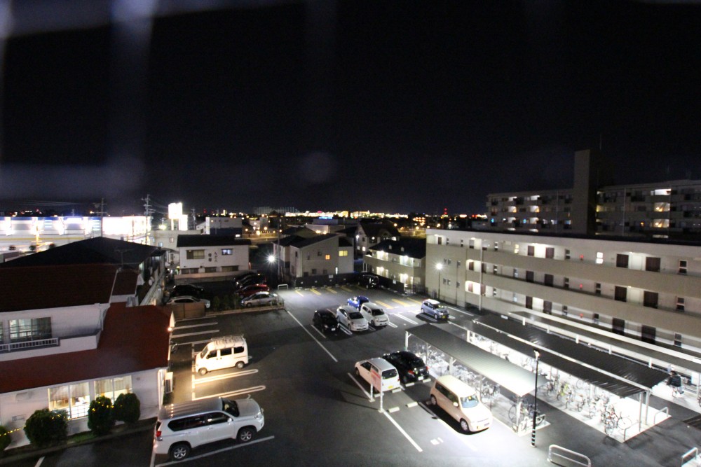 バルコニーから見る景色（イオン市野方面）。