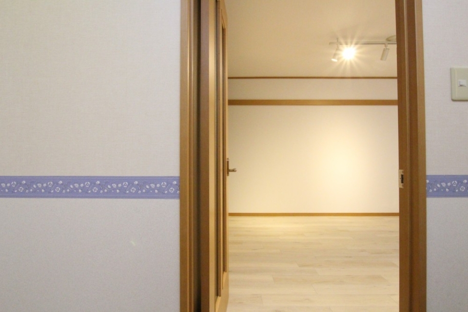 玄関から見える室内。