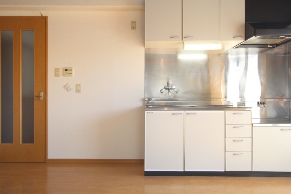 キッチンはホワイトで上品なコーディネート。