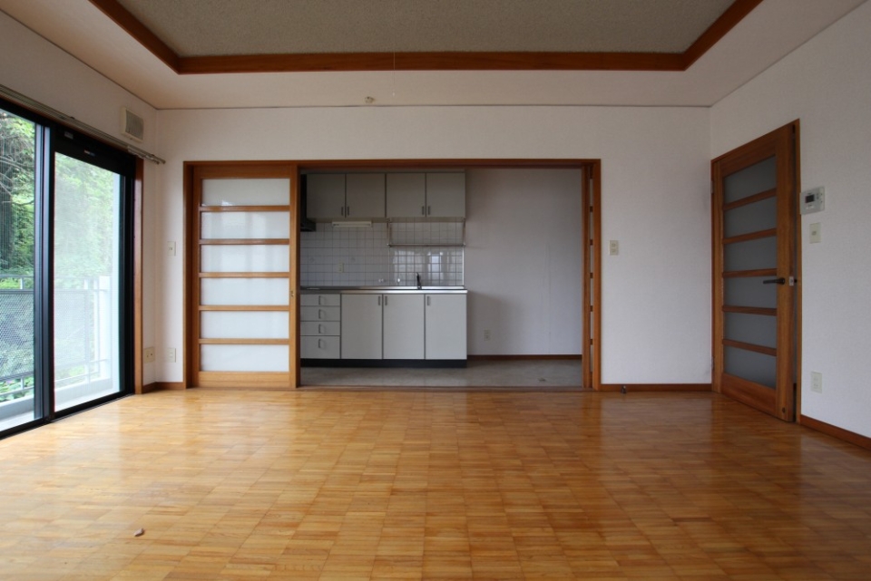 室内はどこか社員寮の様な...。