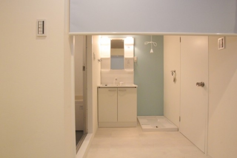 幕開けば洗面スペースの登場。