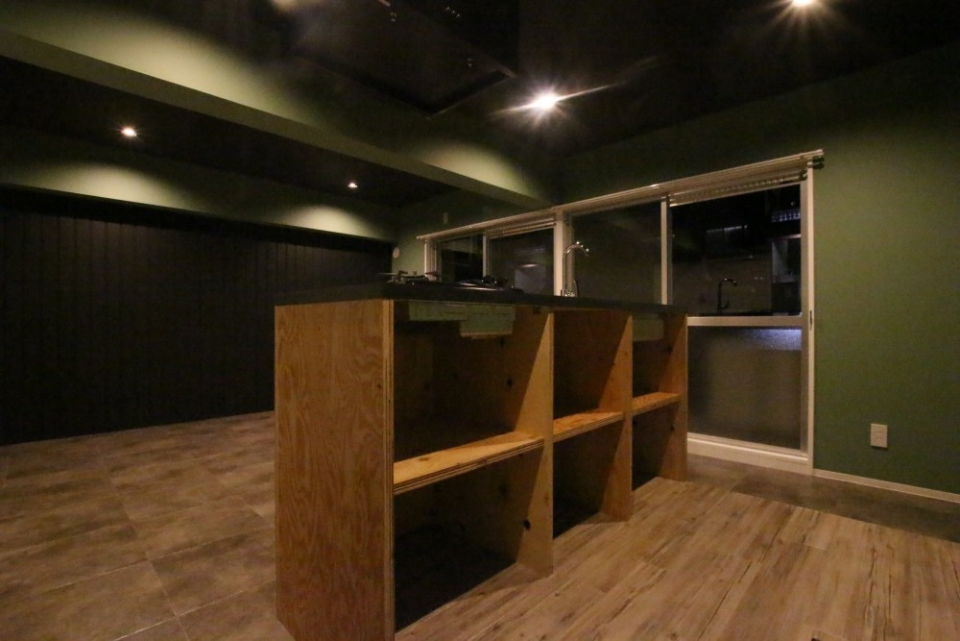 まるでアジトのようなお部屋です。