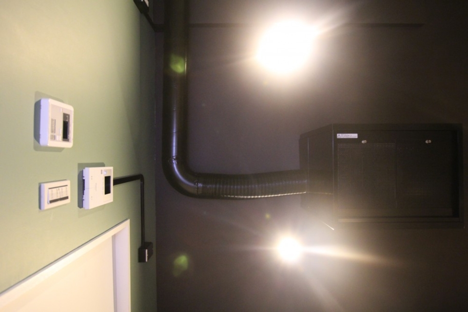 排煙ダクトの剥き出し感もGOOD。