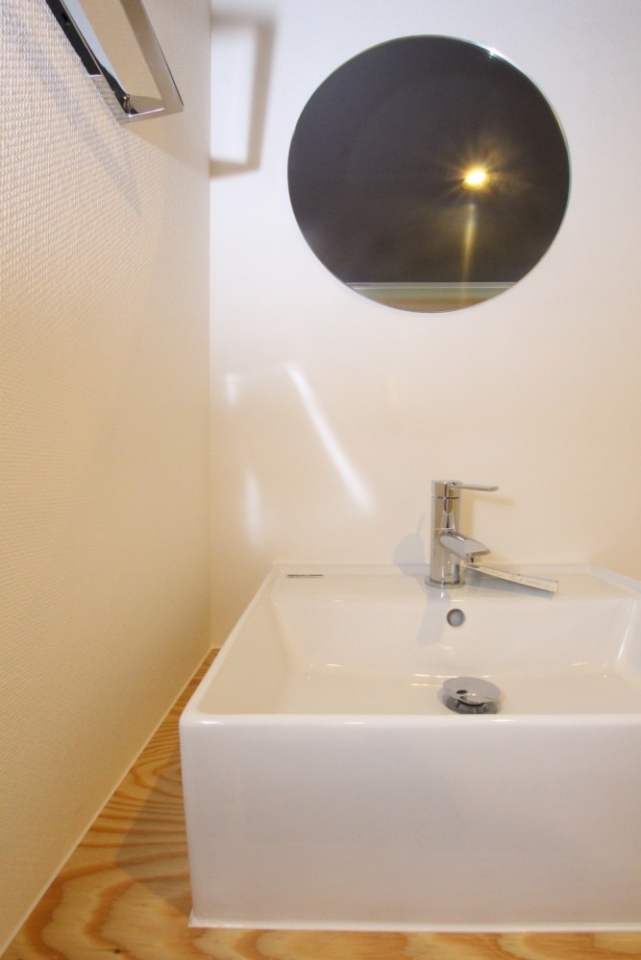 デザイン重視でチョイスされた洗面台。