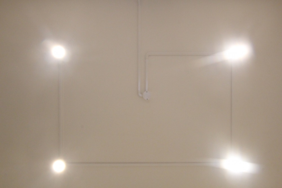 寝室の照明を見上げてみた。