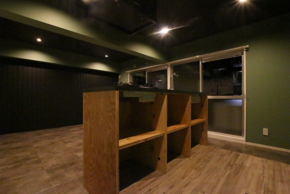 まるでアジトのようなお部屋です。