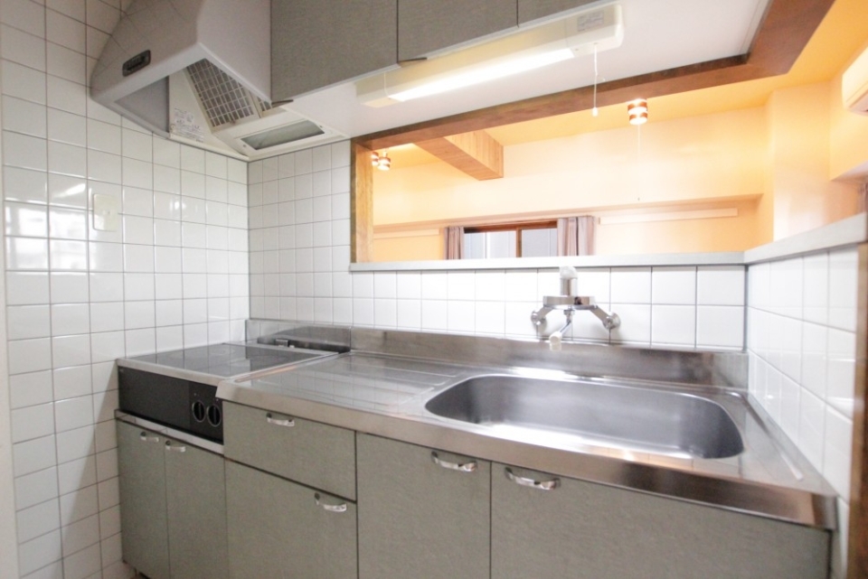 キッチンはIHヒーターです。