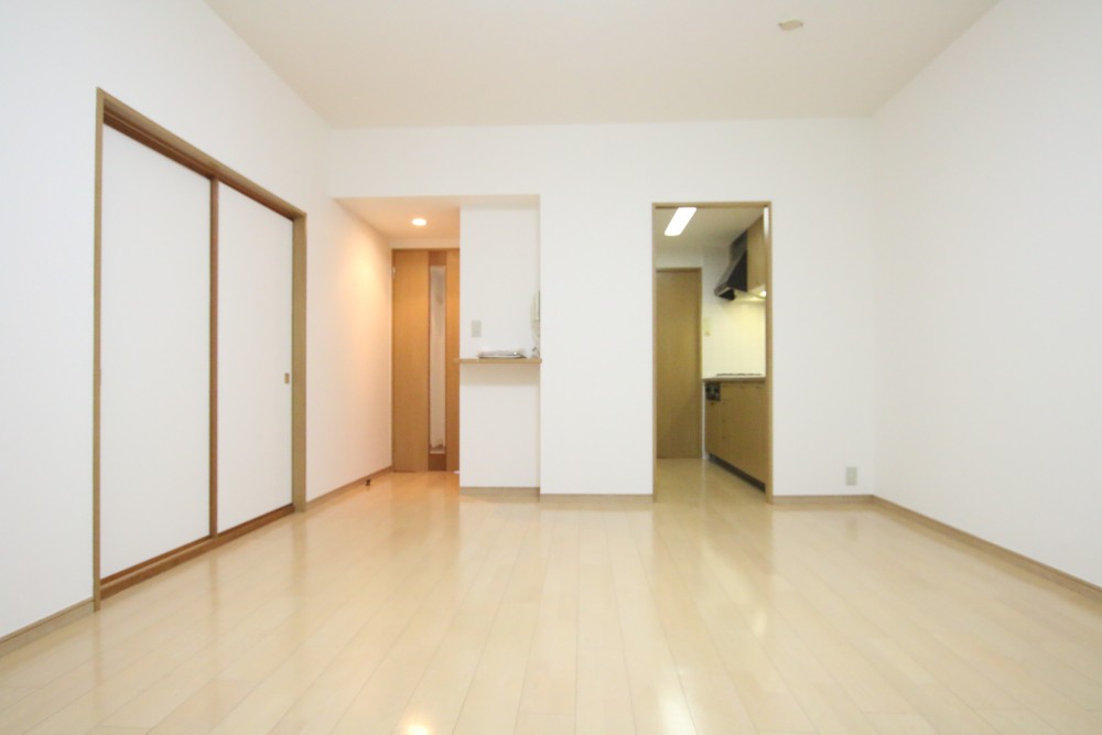 10.38帖のLDK　キッチンとの扉はありません。