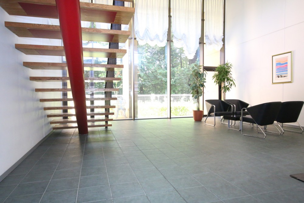 エントランスホールには自動販売機も