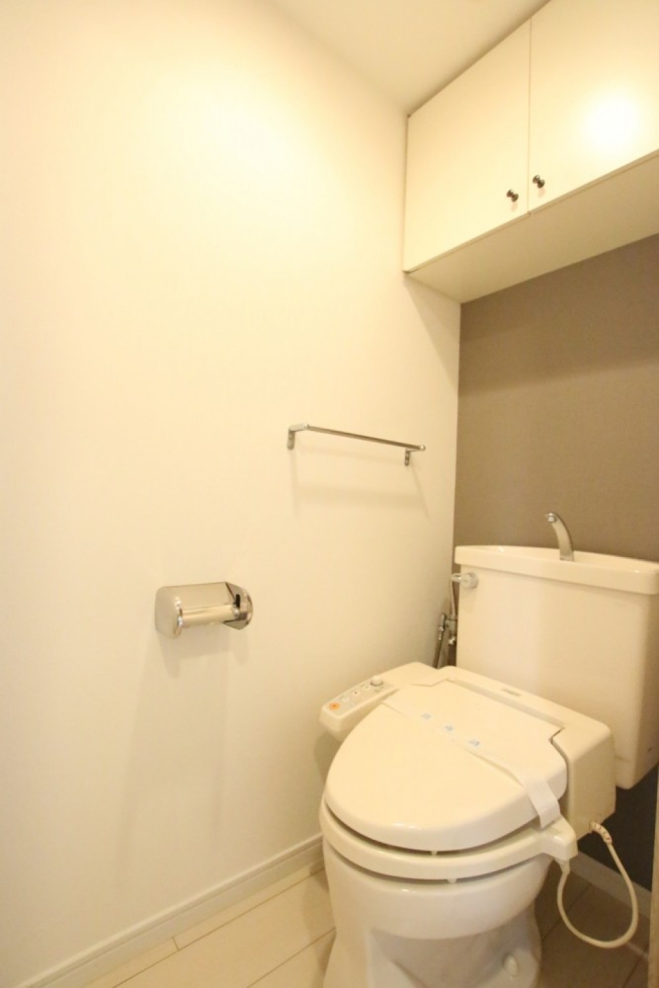 トイレも明るめですが、普通。