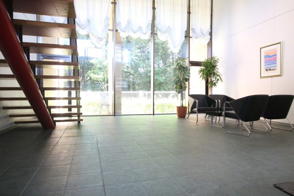 エントランスホールには自動販売機も