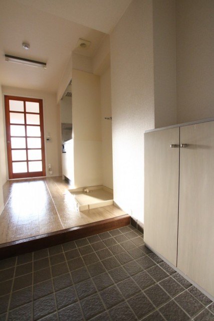 靴箱付きの玄関。