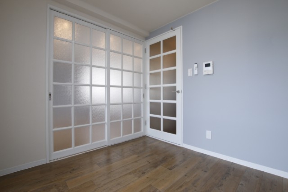 扉が白でかわいい