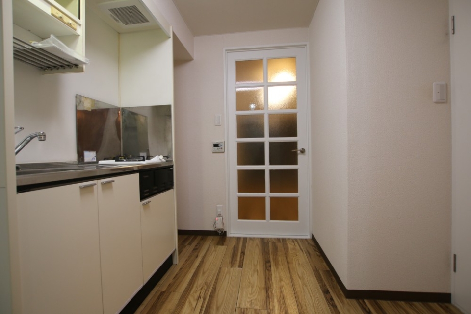 キッチン。一人暮らしには充分な大きさ