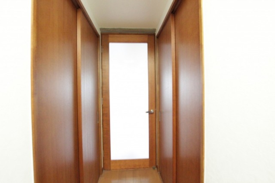 廊下の物入れ、どこにあるでしょう？