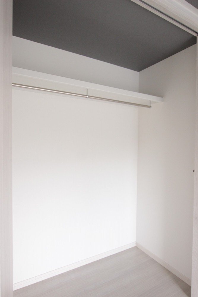 クローゼットは、奥行きもあります。