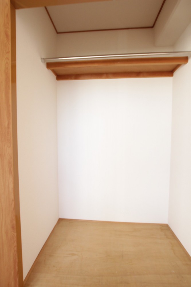 6.5帖のお部屋収納は少し小さめ。