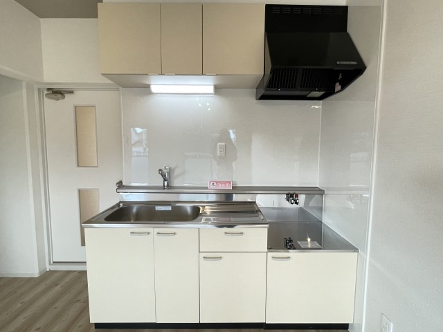 お部屋が広く使えるオープンキッチン