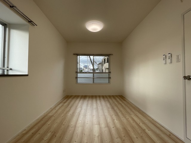 2人の寝室としても充分な広さ！