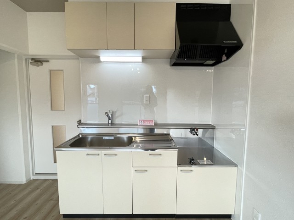 お部屋が広く使えるオープンキッチン