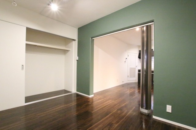 メインの収納はリビングスペースに。