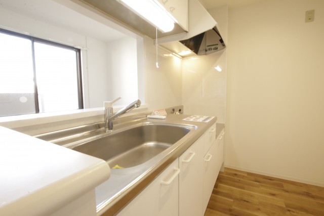 便利な対面式キッチン。