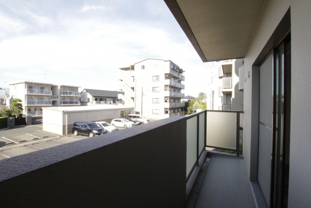 バルコニー（洋室側）。