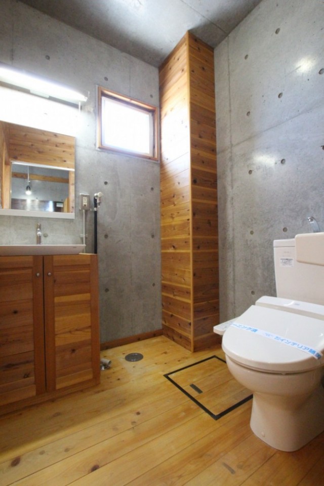 ここも自然公園内の施設のような温もり。