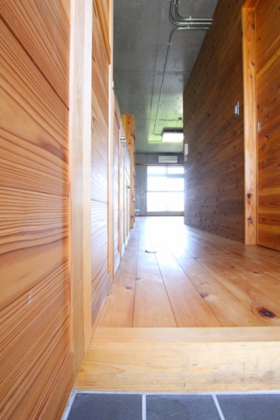 なんと！ここは我ログハウスに瞬間移動。