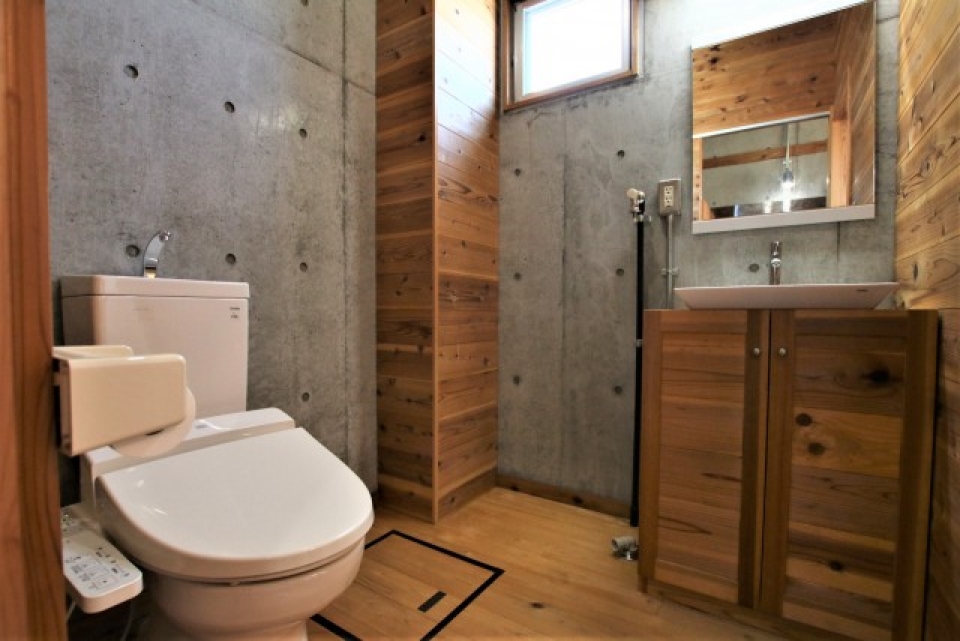 サニタリーも素敵なログハウス感