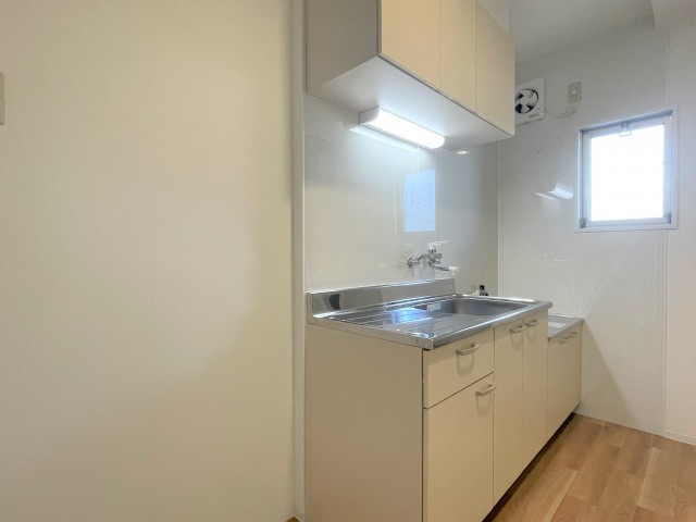 近くには換気窓もあり