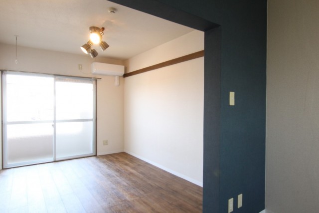 Navyがアクセントのお部屋