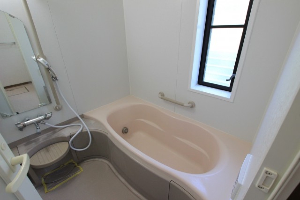 浴室乾燥機と追炊き機能付きの浴室