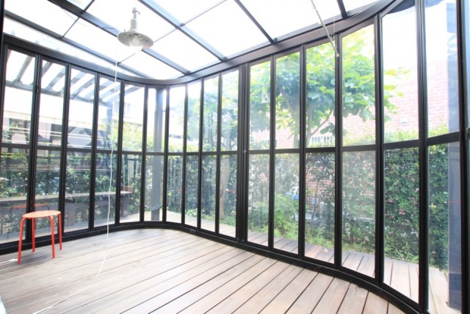 広ーいサンルーム付き！