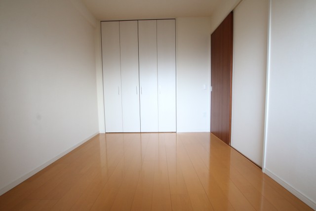 洋室。収納大きめ