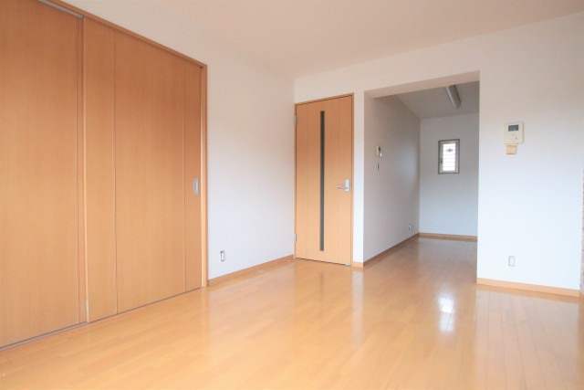 隣には洋室があります