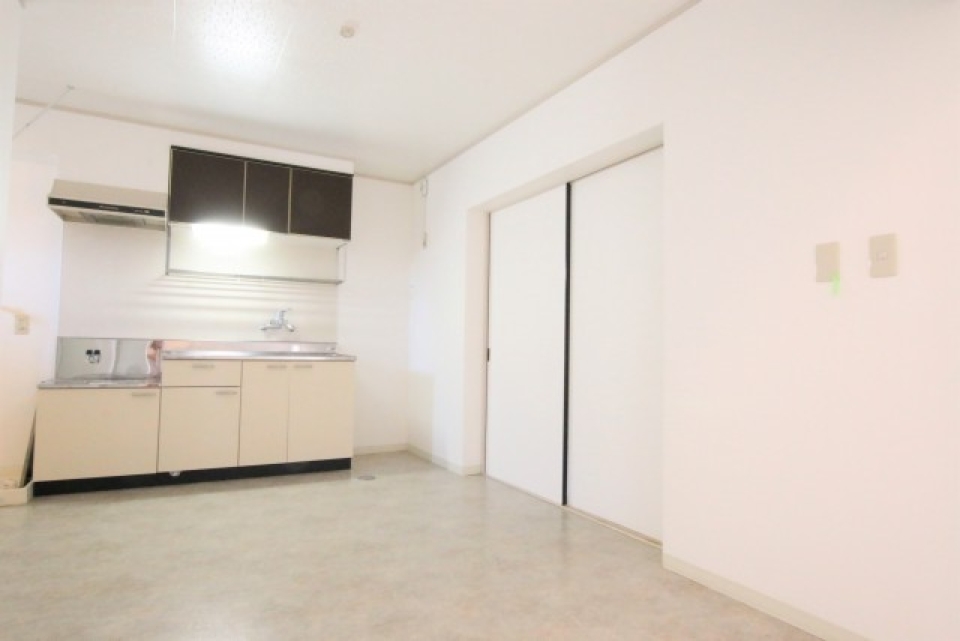 キッチンまでまっしろです